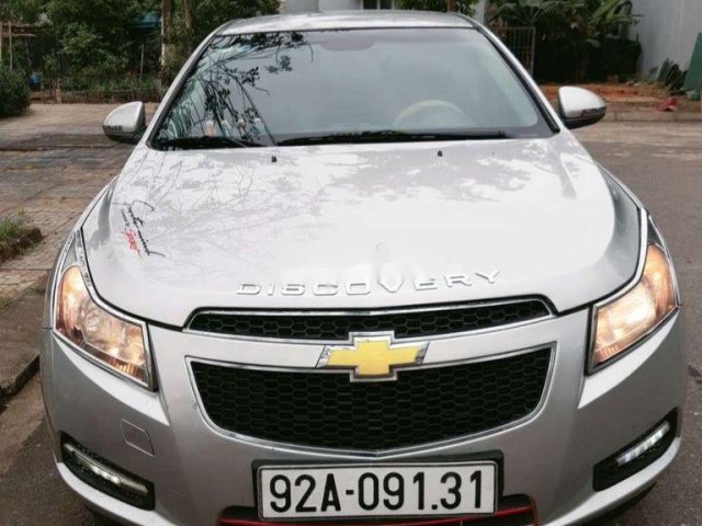 Cần bán xe Chevrolet Cruze năm 2010, màu bạc, giá tốt0