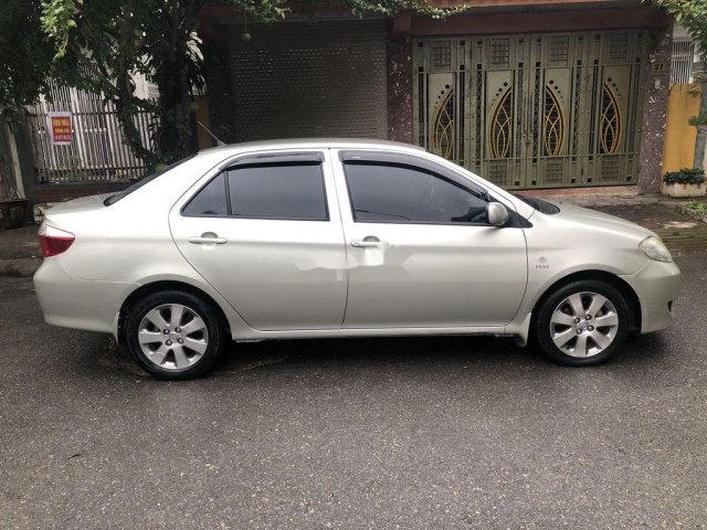 Cần bán xe Toyota Vios năm 2007, màu bạc 