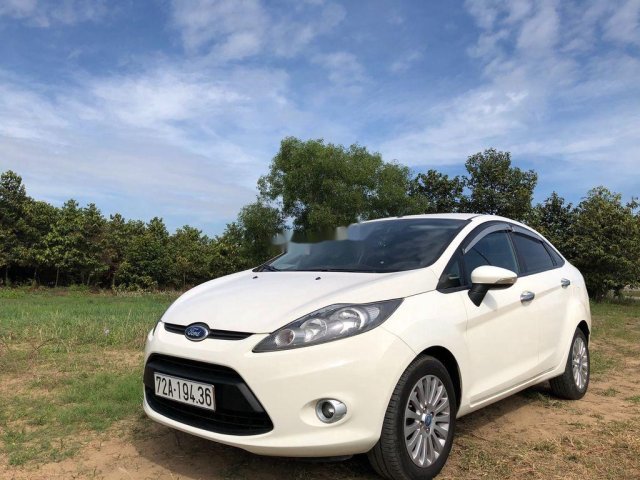 Bán Ford Fiesta sản xuất năm 2011, màu trắng