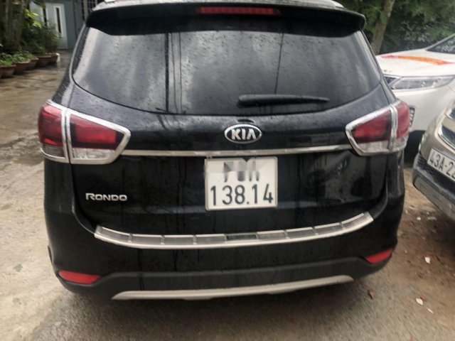 Cần bán lại xe Kia Rondo đời 2019, màu đen, 590 triệu0