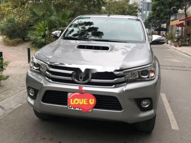 Cần bán lại xe Toyota Hilux năm sản xuất 2015, màu bạc, nhập khẩu0