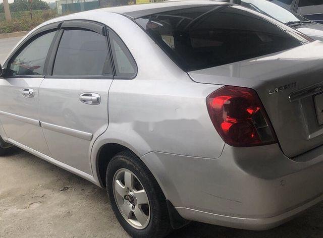 Cần bán xe Chevrolet Lacetti sản xuất 2012 còn mới