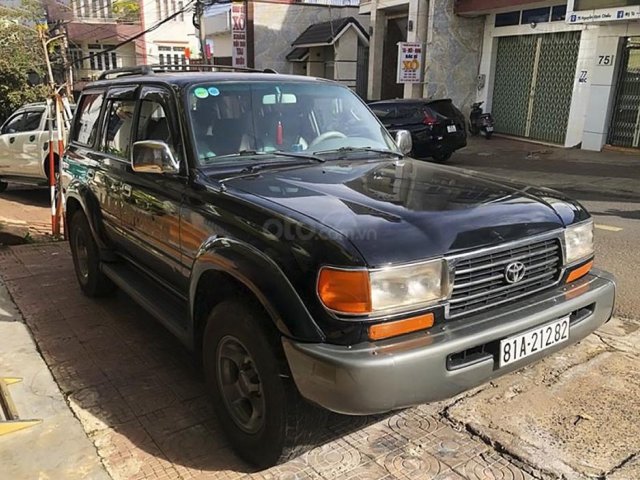 Bán xe Toyota Land Cruiser sản xuất năm 1997, màu đen, nhập khẩu nguyên chiếc còn mới, 300 triệu