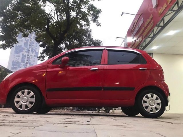 Xe Chevrolet Spark năm sản xuất 2010, màu đỏ còn mới0