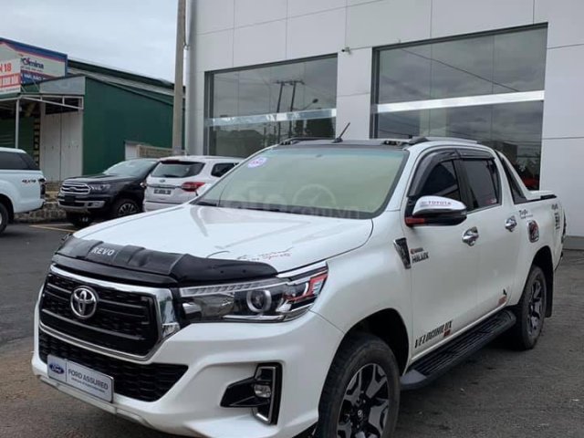 Bán ô tô Toyota Hilux đời 2019, màu trắng, 855 triệu