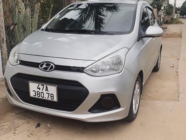 Bán ô tô Hyundai Grand i10 sản xuất 2016, màu bạc0