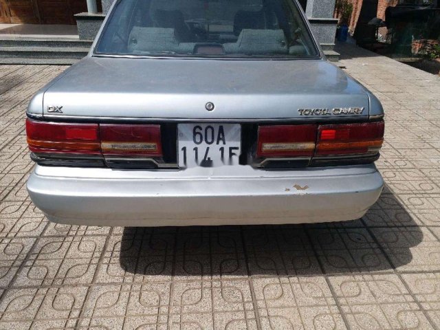 Cần bán gấp Toyota Camry sản xuất năm 1990, nhập khẩu nguyên chiếc còn mới, giá 65tr