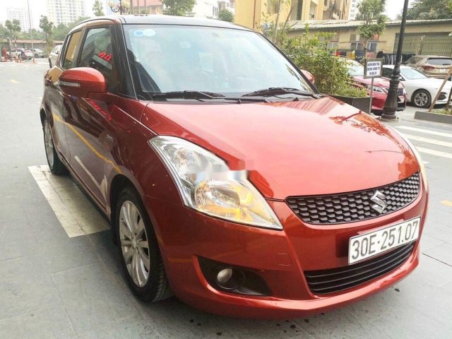 Cần bán gấp Suzuki Swift năm sản xuất 2015, giá ưu đãi0