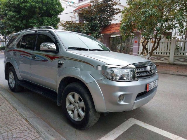 Bán Toyota Fortuner năm sản xuất 2011 còn mới0