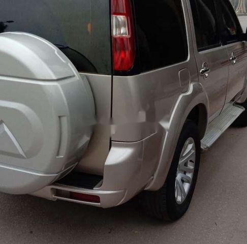 Cần bán gấp Ford Everest sản xuất năm 2014 số sàn, 478tr0