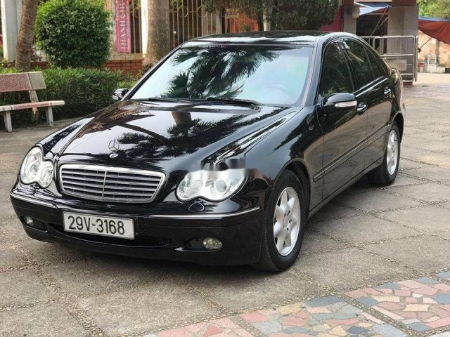 Cần bán xe Mercedes C180 đời 2004, màu đen 0