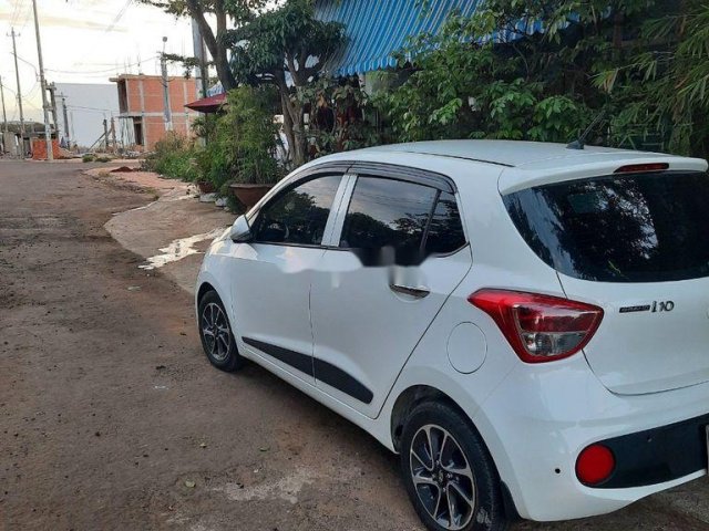 Cần bán gấp Hyundai Grand i10 sản xuất 2019, màu trắng, xe nhập0