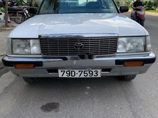 Xe Toyota Crown năm 1995, màu bạc, giá 125tr