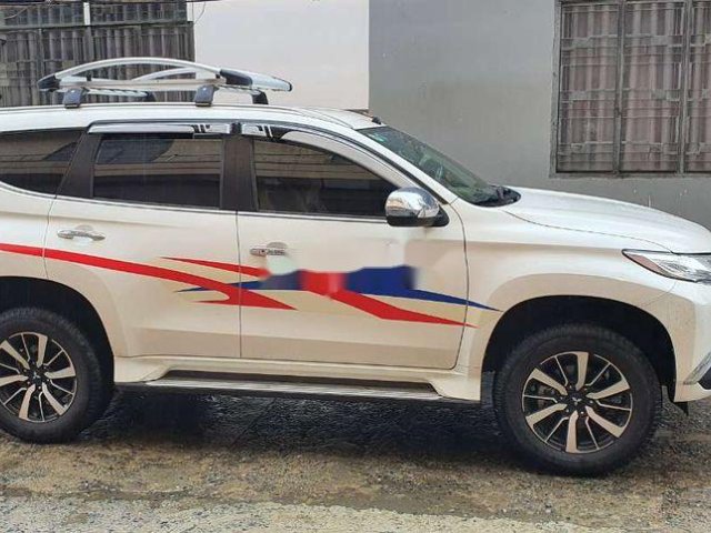 Cần bán lại xe Mitsubishi Pajero Sport sản xuất năm 2018, màu trắng