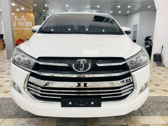 Cần bán xe Toyota Innova sản xuất năm 2018, màu trắng