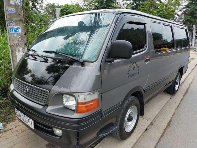 Bán Toyota Hiace năm 2004 còn mới0