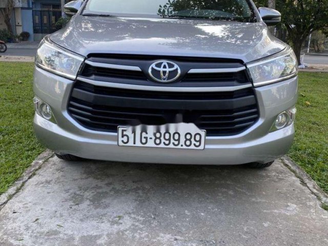 Cần bán Toyota Innova đời 2019, màu bạc