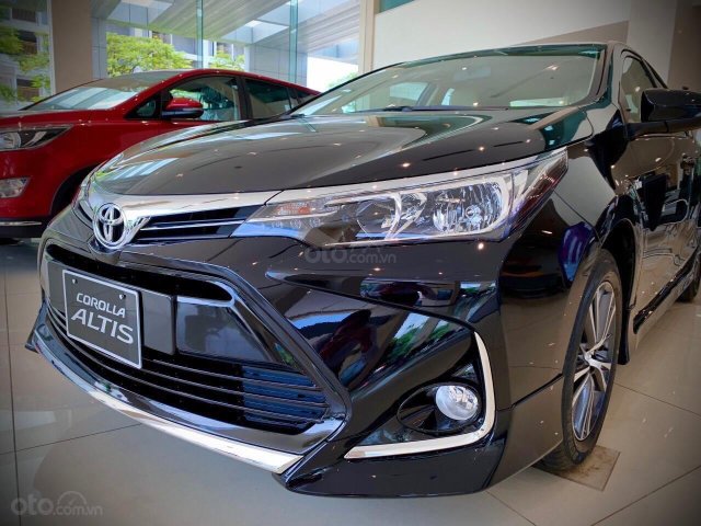 Toyota Corolla Altis 1.8 CVT 2021 sẵn xe giao ngay, hỗ trợ trả góp tối đa