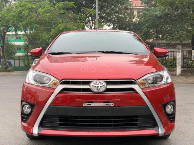 Cần bán lại xe Toyota Yaris đời 2017, màu đỏ, xe nhập0