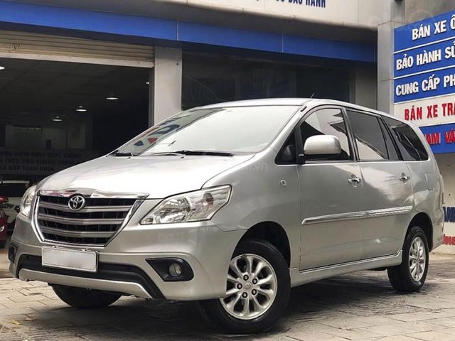 Cần bán Toyota Innova 2.0G sản xuất năm 2014, màu bạc