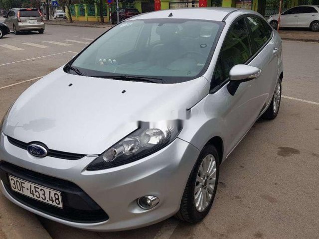 Cần bán lại xe Ford Fiesta sản xuất 2011 còn mới0