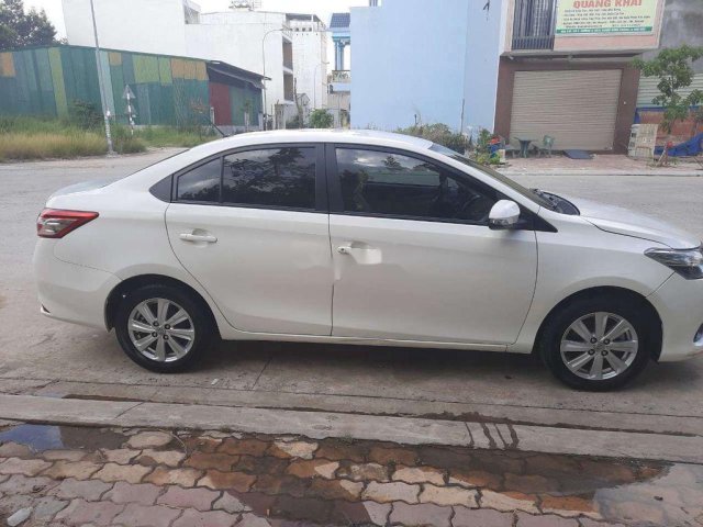 Cần bán gấp Toyota Vios đời 2018, màu trắng ít sử dụng