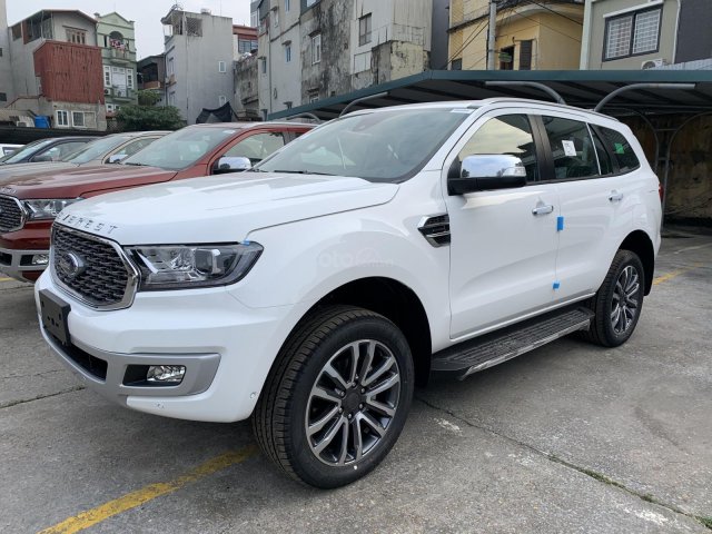 Bán ô tô Ford Everest 2.0 AT Titanium đời 2021, đủ màu, xe nhập