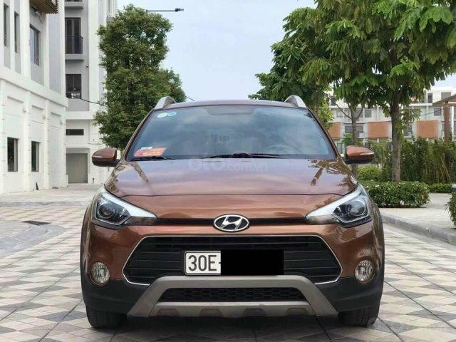 Cần bán lại chiếc Hyundai i20 Active sản xuất năm 20160