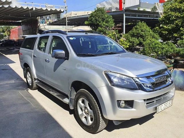 Xe Isuzu Dmax năm 2016, màu bạc, nhập khẩu còn mới