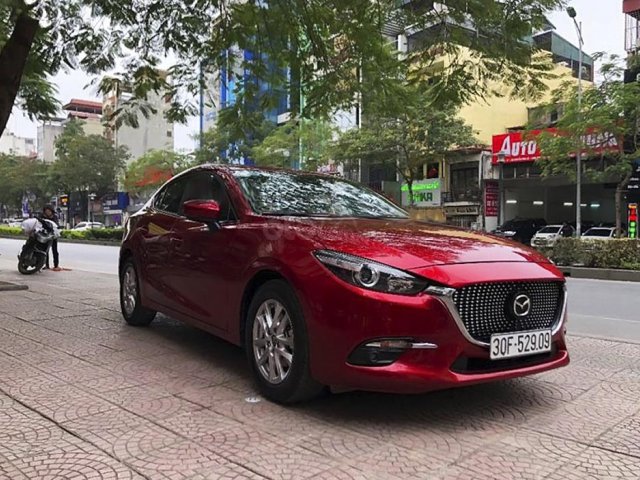 Cần bán gấp Mazda 3 năm sản xuất 2018, màu đỏ còn mới