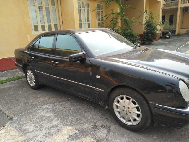 Xe Mercedes E class 1999, màu đen0