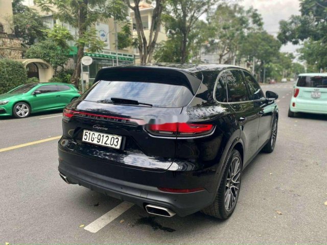 Cần bán lại xe Porsche Cayenne sản xuất năm 2020, màu đen, nhập khẩu0