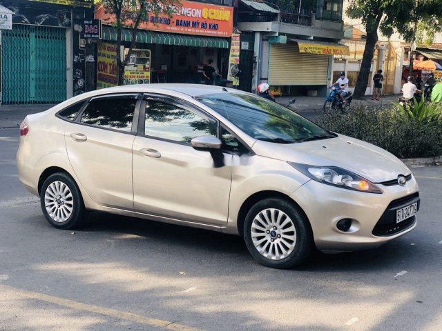 Cần bán lại xe Ford Fiesta 2012, màu bạc, nhập khẩu nguyên chiếc