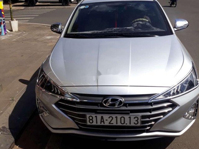 Cần bán xe Hyundai Elantra năm sản xuất 2020, màu bạc, nhập khẩu