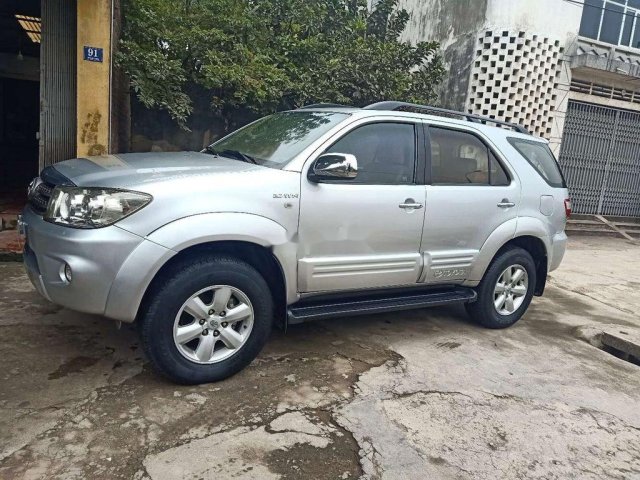 Xe Toyota Fortuner năm sản xuất 2009 còn mới