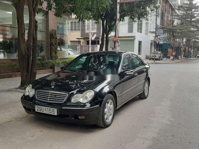 Bán Mercedes C class sản xuất năm 2004 còn mới0