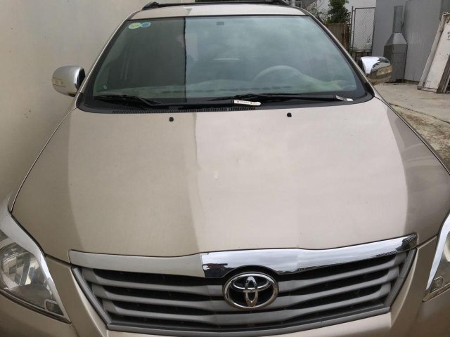 Cần bán xe Toyota Innova sản xuất năm 2013 còn mới