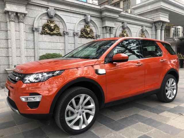 Bán LandRover Discovery sản xuất 2017, xe nhập, màu cam0