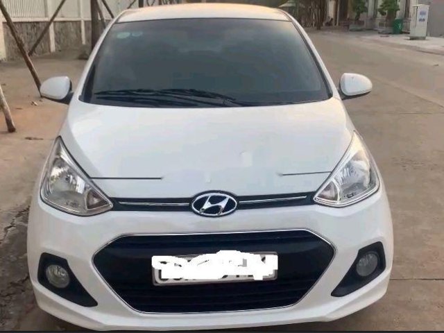 Cần bán gấp Hyundai Grand i10 đời 2016, màu trắng còn mới0