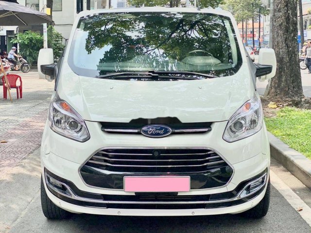 Cần bán xe Ford Tourneo sản xuất năm 2019 còn mới