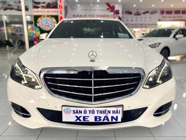 Cần bán gấp Mercedes E 200 đời 2015, màu trắng