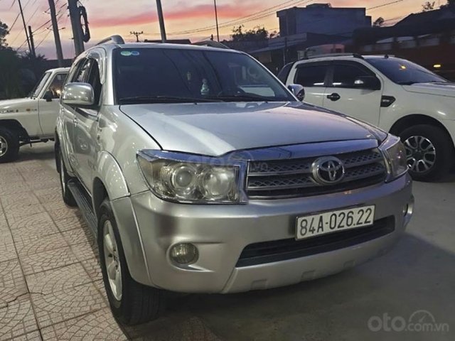 Xe Toyota Fortuner sản xuất 2010, màu bạc chính chủ, 498tr0