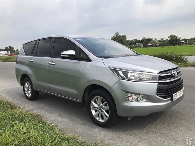 Bán Toyota Innova đời 2016, màu bạc chính chủ0