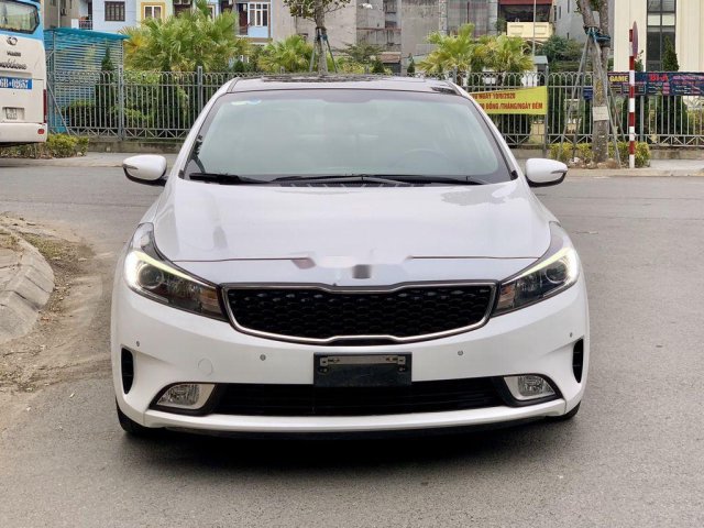 Cần bán xe Kia Cerato sản xuất năm 2018 còn mới0