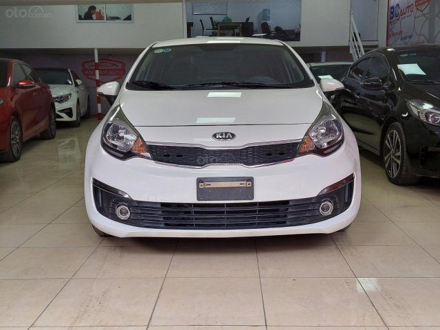 Bán nhanh Kia rio sedan 1.4 AT 2016, biển TP, chạy zin 6 vạn km, full lịch sử bảo dưỡng, chủ giữ gìn0