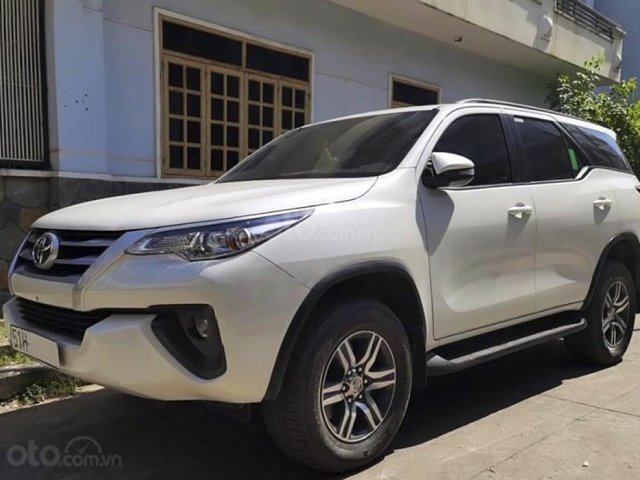 Cần bán lại xe Toyota Fortuner năm sản xuất 2019, màu trắng0