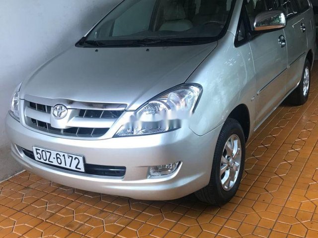 Cần bán Toyota Innova 2007, màu bạc còn mới, giá 350tr