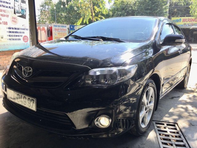 Cần bán Toyota Corolla Altis sản xuất năm 2013 còn mới