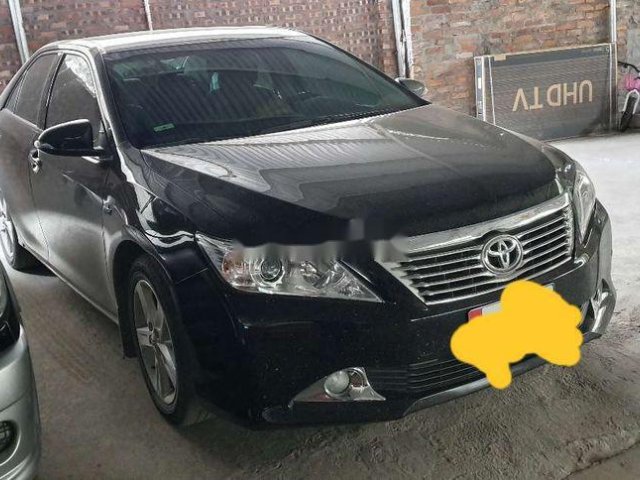 Cần bán lại xe Toyota Camry 2.5Q đời 2014, màu đen