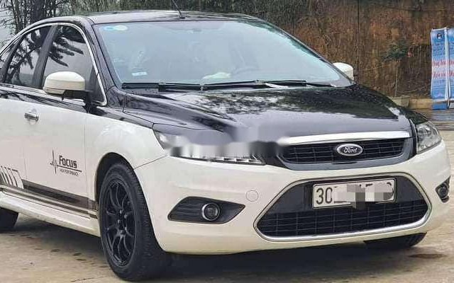 Bán xe Ford Focus sản xuất 2012 còn mới, giá tốt0